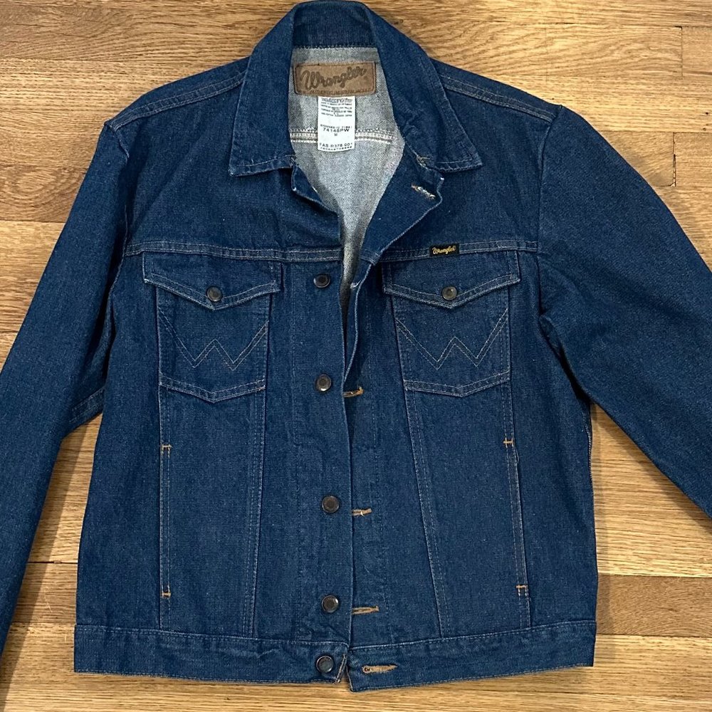 Vintage Wrangler trucker denim jacket in brand new condition!